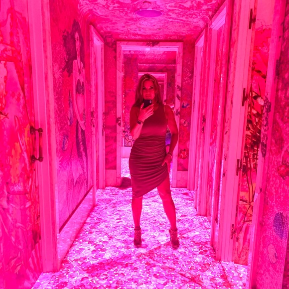 Meet your Posher, Lisa - Picture 2 of 9